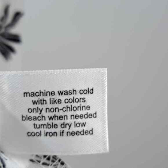 Lane Bryant Blouse Top 14 Floral Short Ruffle Flutter Sleeve Casual Black White - Picture 7 of 8